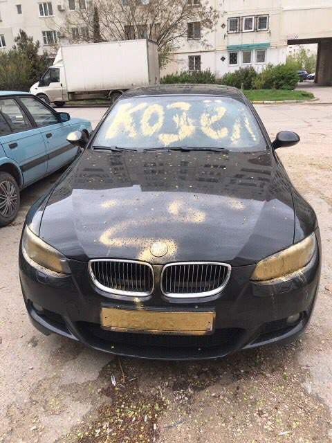 В Севастополе от рук ревнивой барышни пострадал автомобиль