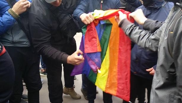 Двое полицейских пострадали в потасовке на гей-параде в Харькове
