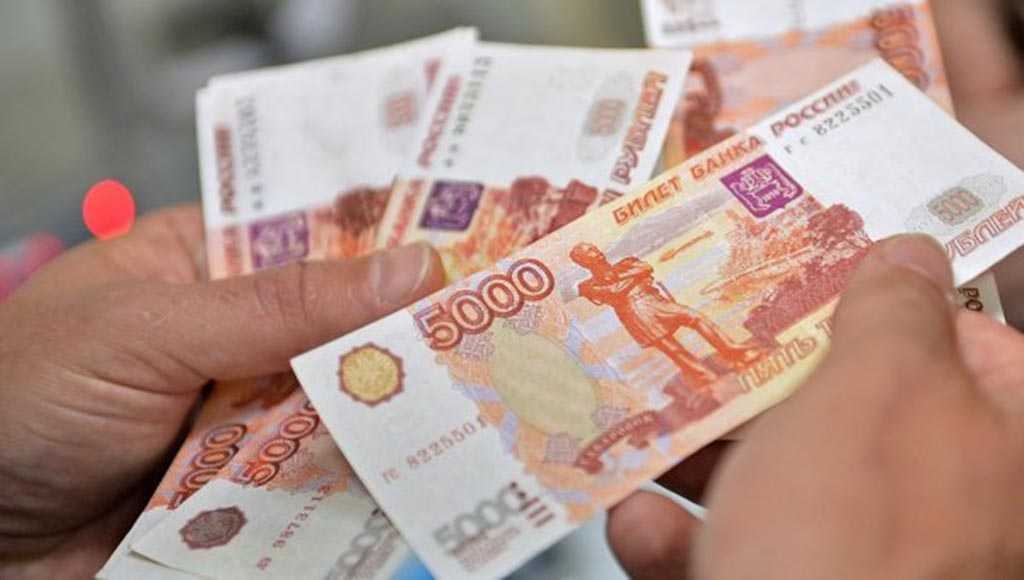 Крымчане рассчитываются фальшивыми деньгами в магазинах и банках
