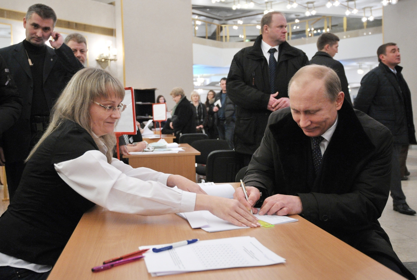 Путин голосует