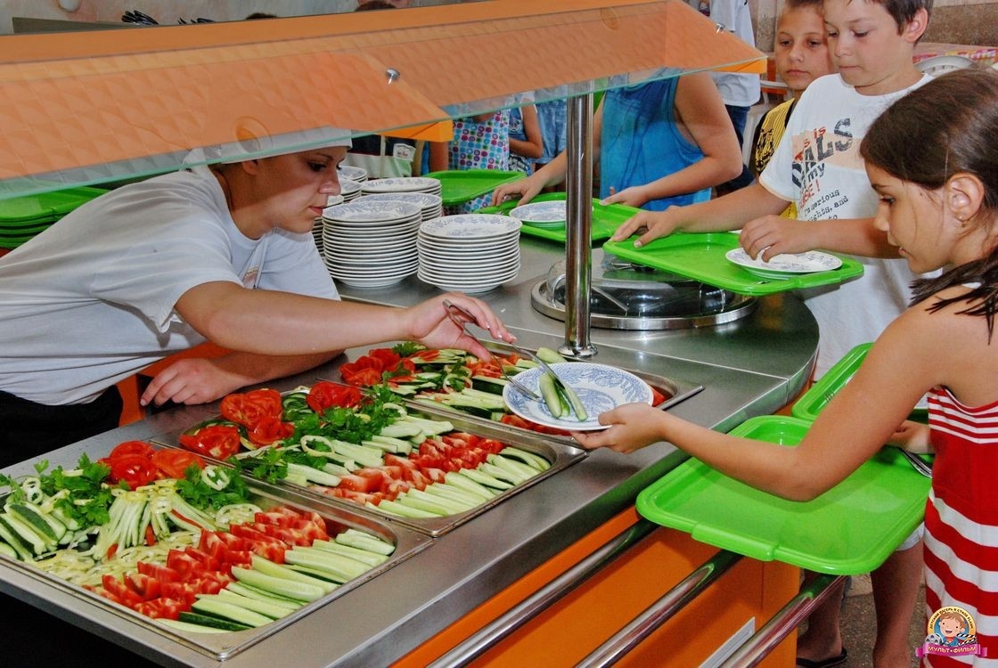 В крымские детские лагеря продукты питания поставляют с нарушениями санитарных норм