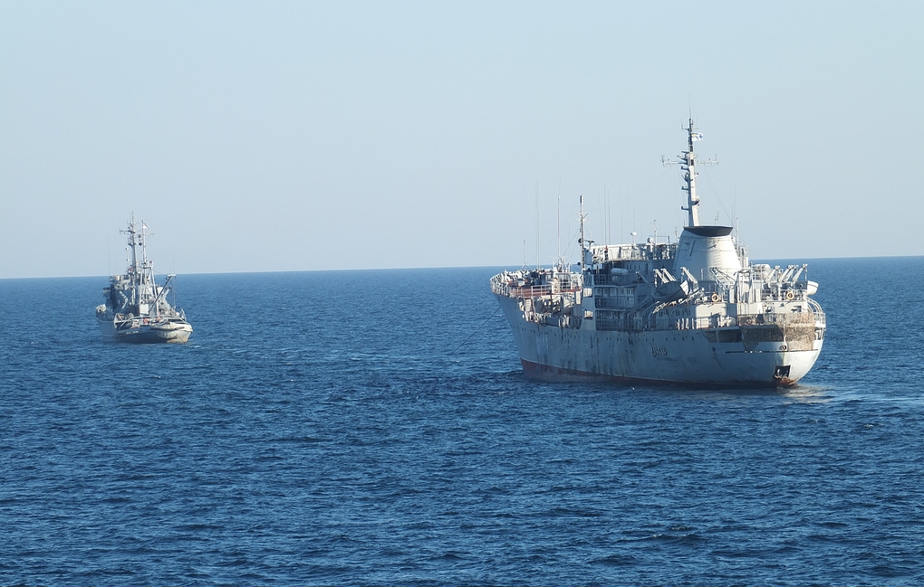 Боевые корабли ВМС Украины вошли в исключительную экономическую зону России близ Крыма
