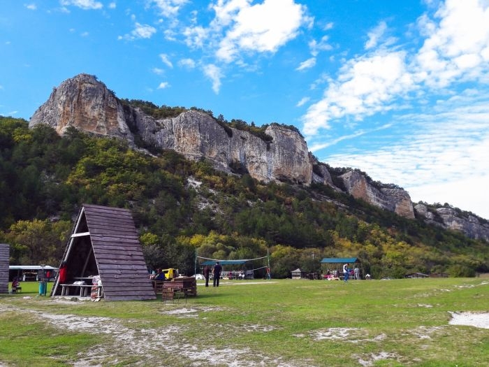 Блог путешественника по Крыму: окружённое горами озеро Мангуп