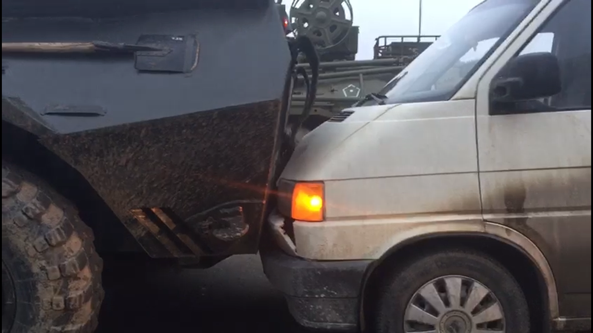 В Крыму микроавтобус въехал в БТР