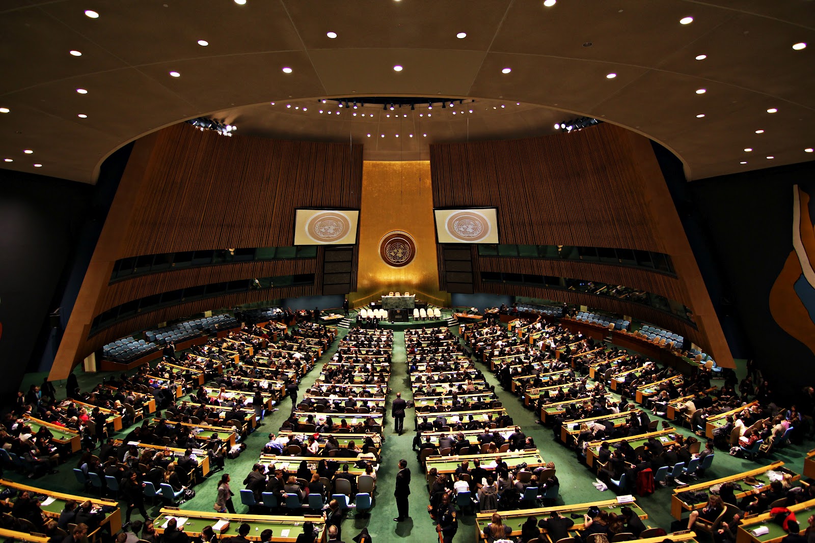 Генассамблея ООН приняла резолюцию о нарушении прав человека в Крыму
