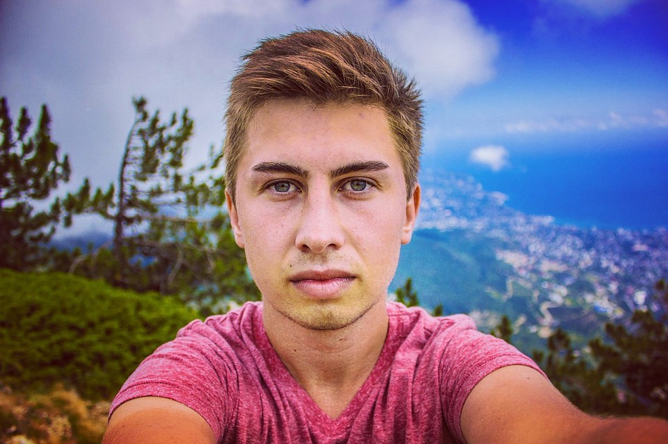 «Любил фотографировать горы»: мать погибшего в крымских горах 22-летнего парня рассказала о случившемся