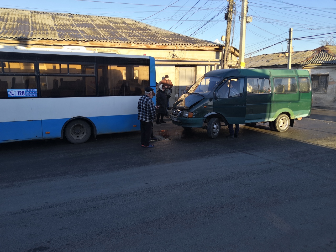 78 автобус симферополь. Авария в Симферополе с автобусом. Симферополь перекресток Чехова Красноармейская аварии.