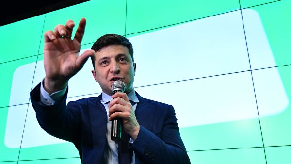 На Украине суд отклонил иск о снятии Зеленского с выборов
