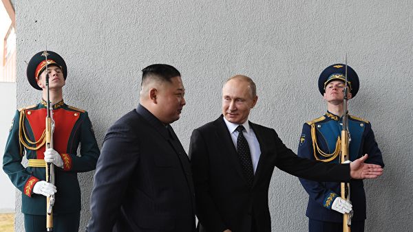 «Один на один»: начались переговоры Путина и Ким Чен Ына