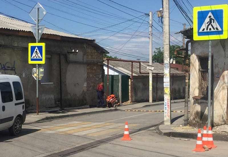 На «проклятом» перекрестке в Симферополе установили «лежачих полицейских»