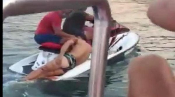 Появилось видео спасения мужчины, потерявшего ногу от наезда катера