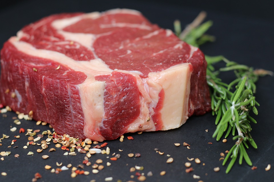 Красное мясо не влияет на возникновение рака — данные исследования