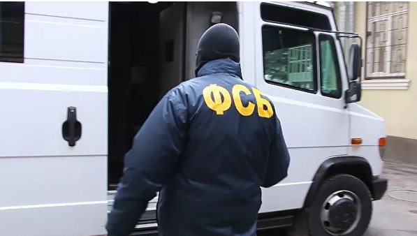 В Крыму задержали члена экстремистских организаций, планировавшего взорвать административное здание