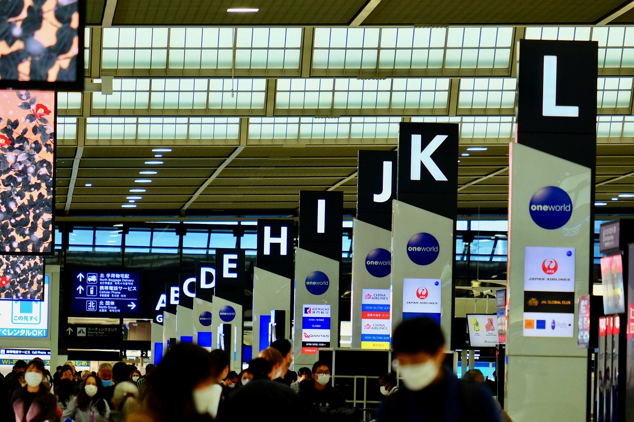 Российских туристов будут тестировать на коронавирус прямо в аэропорту