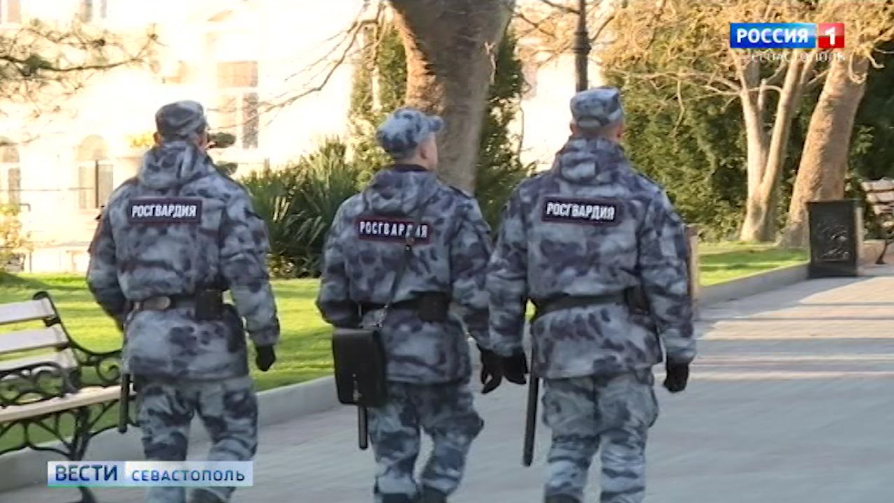 На улицы Севастополя вышел «антивирусный» патруль