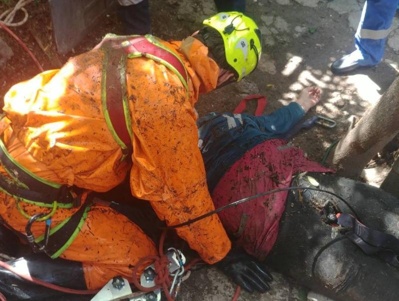 В Крыму женщина провалилась в пятиметровую бетонную яму