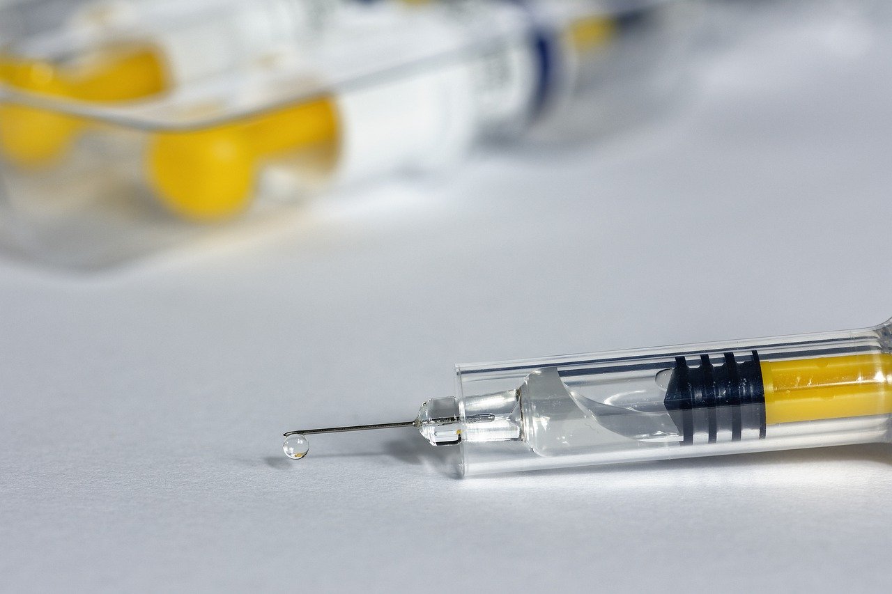 Крымские ученые разрабатывают вакцину от коронавируса с двумя видами иммунитета