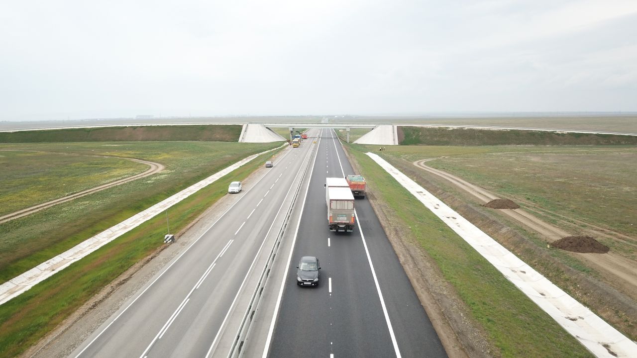 На Евпаторийском шоссе досрочно откроют четырехполосное движение