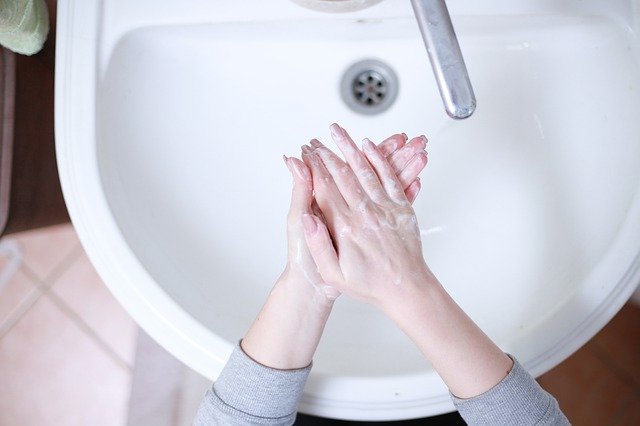 Врач рассказала о главных ошибках при мытье рук