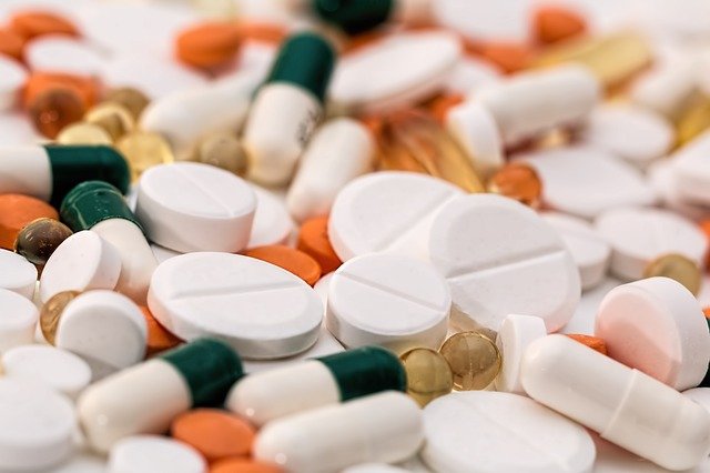 Жители Крыма массово скупают медикаменты в аптеках