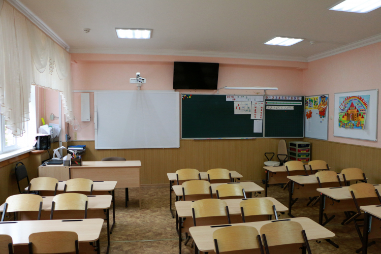 В школах Севастополя начался учебный процесс