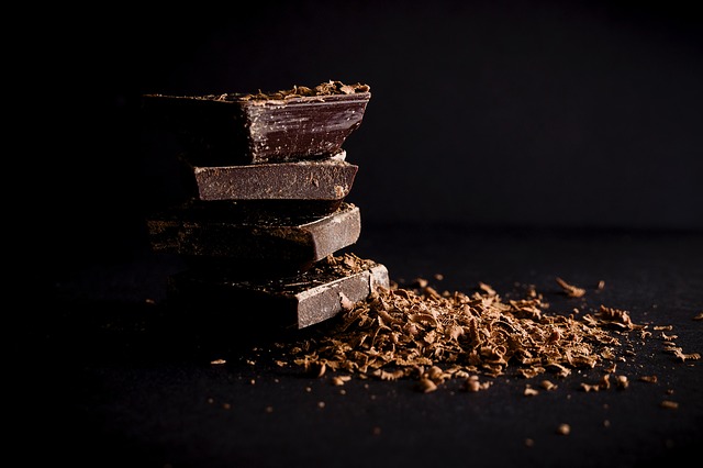 Диетолог напомнила, к каким болезням может привести шоколад