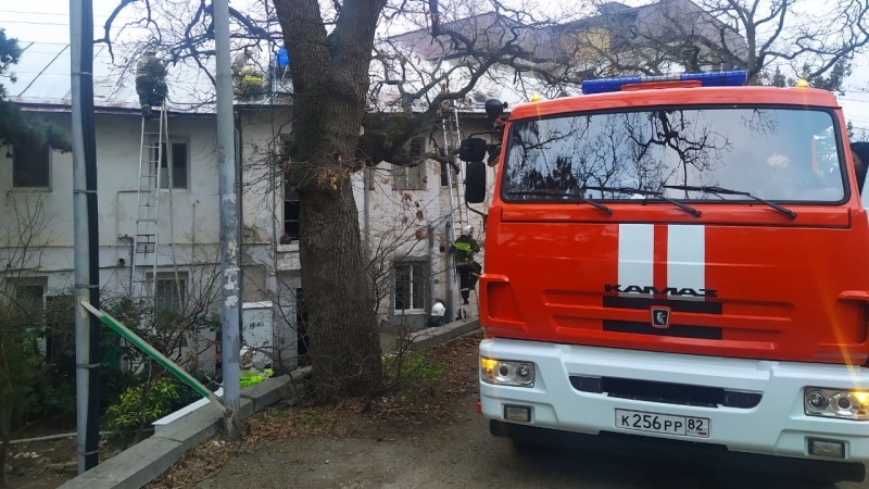 Известны подробности пожара в многоквартирном доме в Крыму: погорельцам нужна помощь