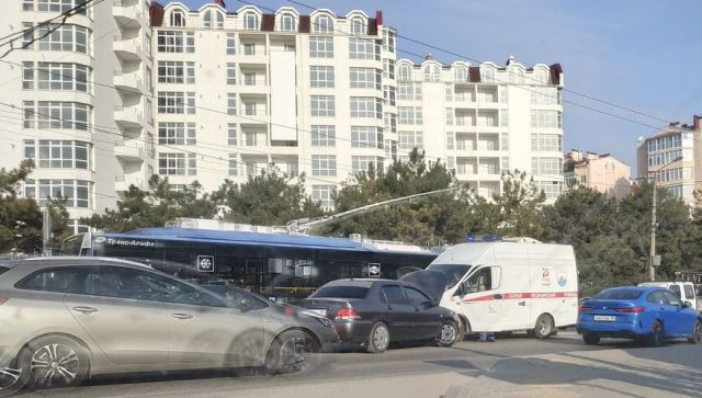 В Севастополе произошло ДТП с участием автомобиля скорой помощи