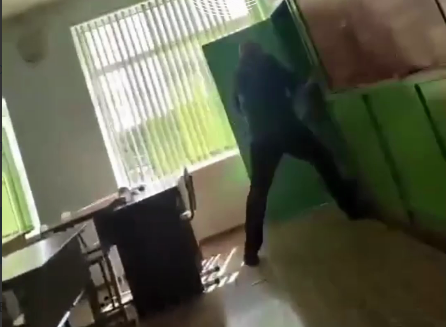В крымской школе учитель избил ученика палкой (видео)