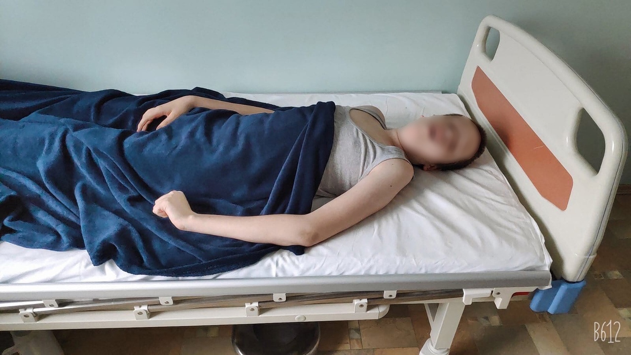 «Жмурился от боли»: в севастопольской школе ребенок-инвалид получил перелом позвоночника