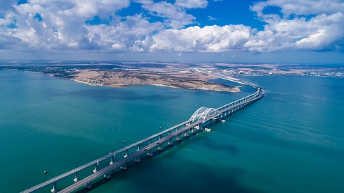 Проехало более 14 млн автомобилей: Крымскому мосту исполнилось три года