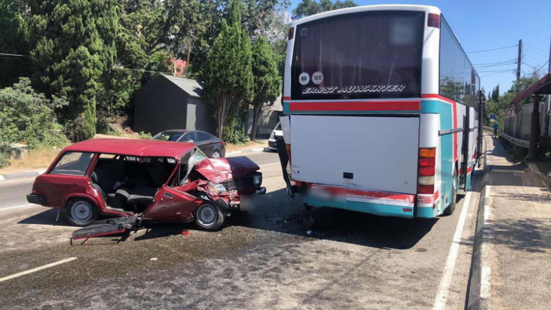 В Крыму произошло ДТП с участием рейсового автобуса, есть погибший