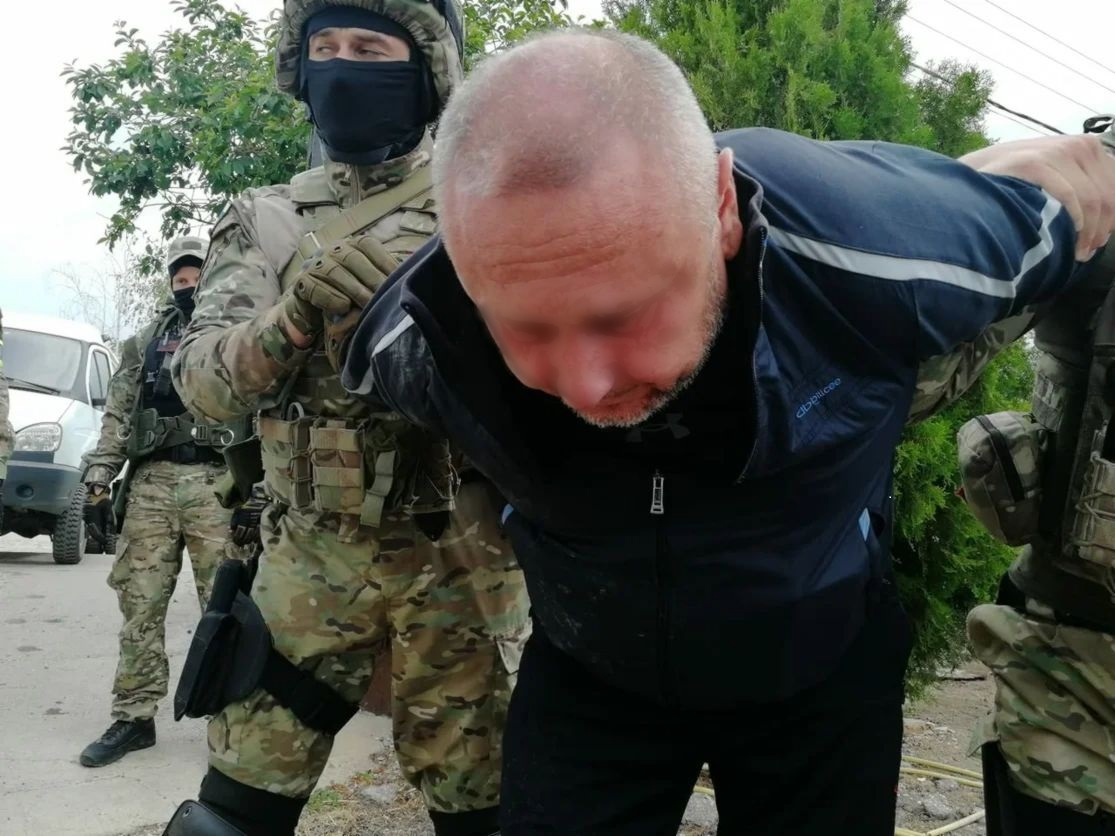 Суд смягчил наказание крымскому фермеру, похитившему подростка