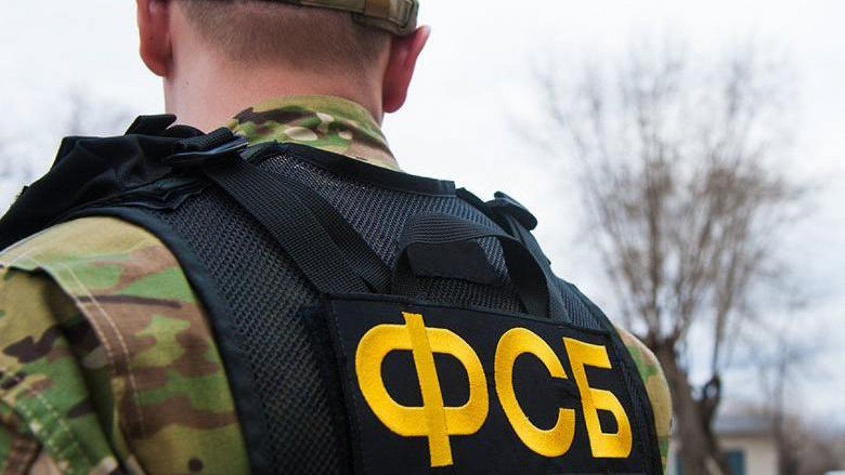 В правительстве Севастополя сотрудники ФСБ провели обыск