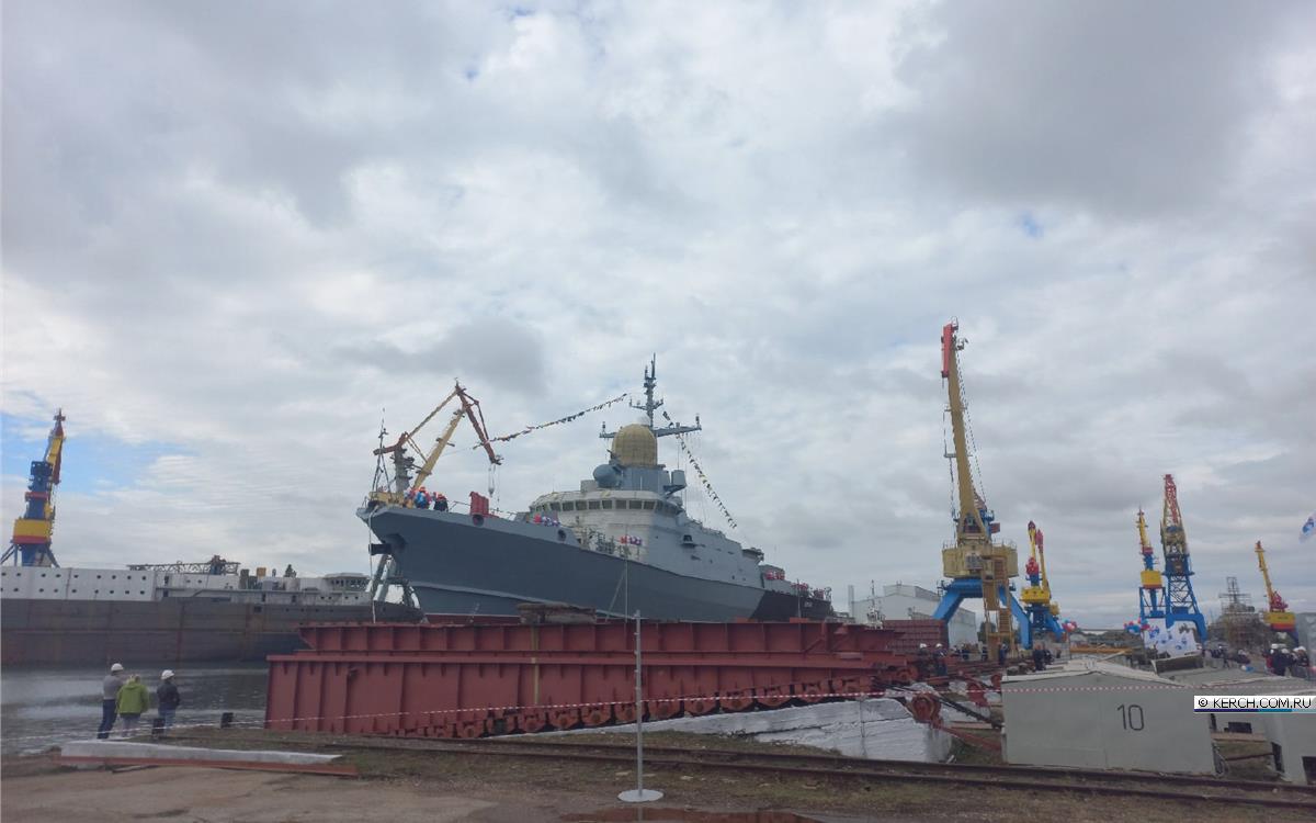 В Крыму спустили на воду построенный на керченском заводе новый ракетный корабль «Аскольд»