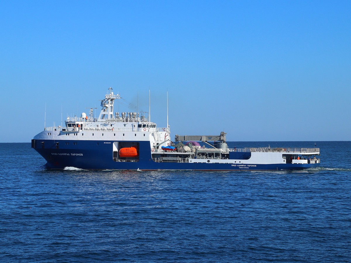 Корабли Черноморского флота в Средиземном море получили запасы от судна снабжения