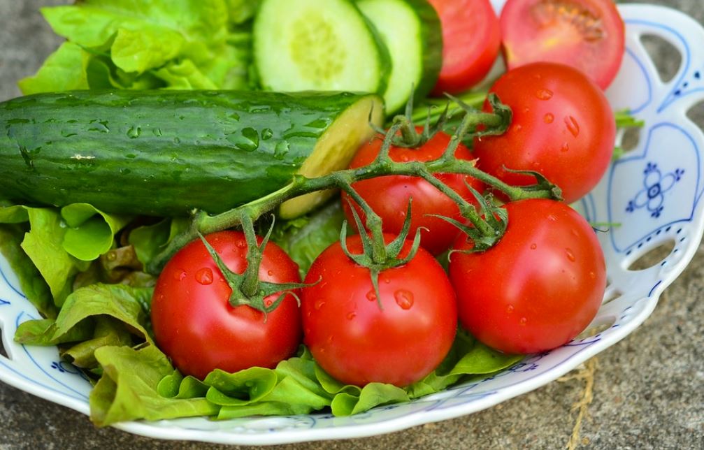 Рост цен на овощи и фрукты в РФ за неделю существенно ускорился
