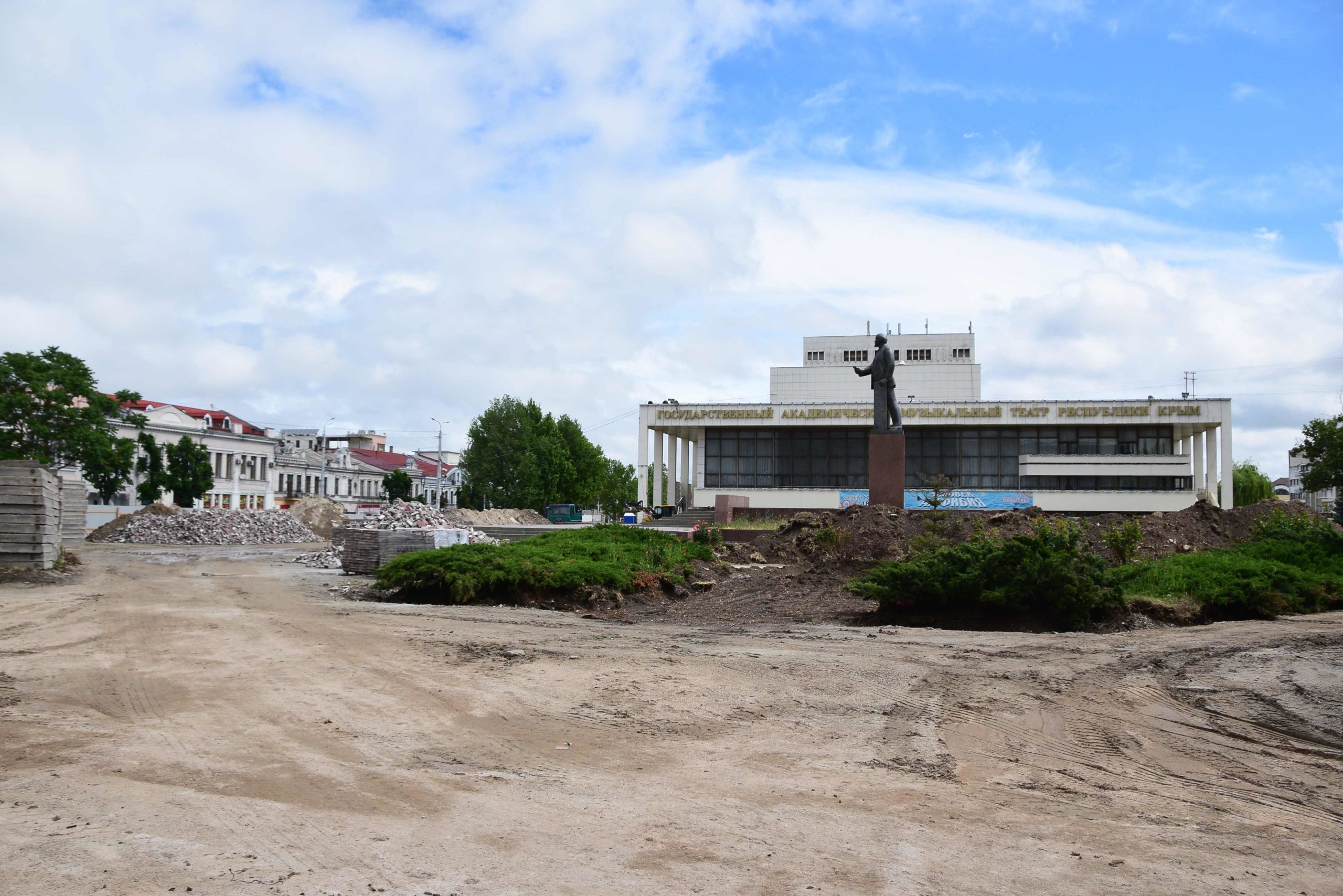 «Дорого и богато»: в Симферополе рассказали, как будет выглядеть площадь Ленина после благоустройства