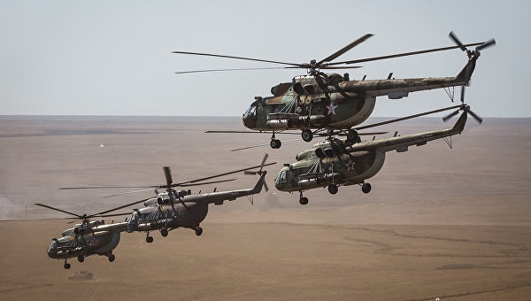 Вертолетчики Черноморского флота учились летать днем и ночью