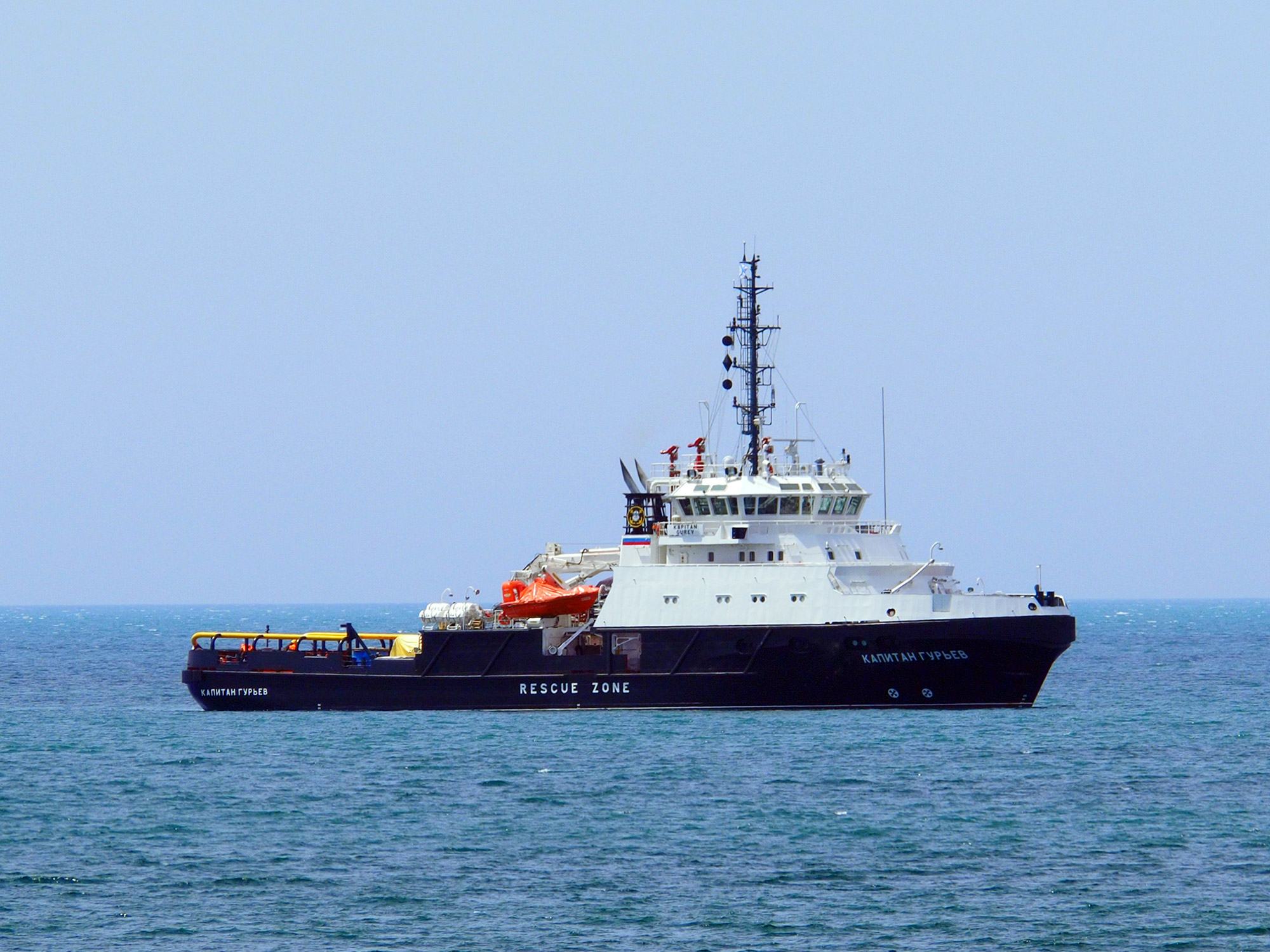 Спасательный буксир Черноморского флота возвращается из Ирана в Севастополь