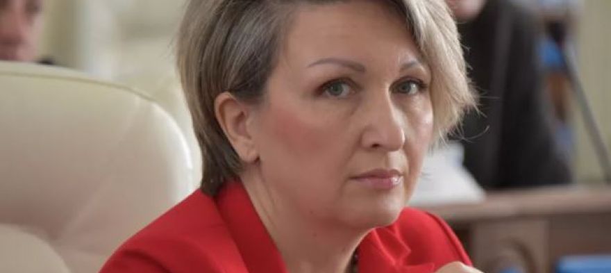 В погоне за пиаром: севастопольский депутат спровоцировала скандал на детской площадке