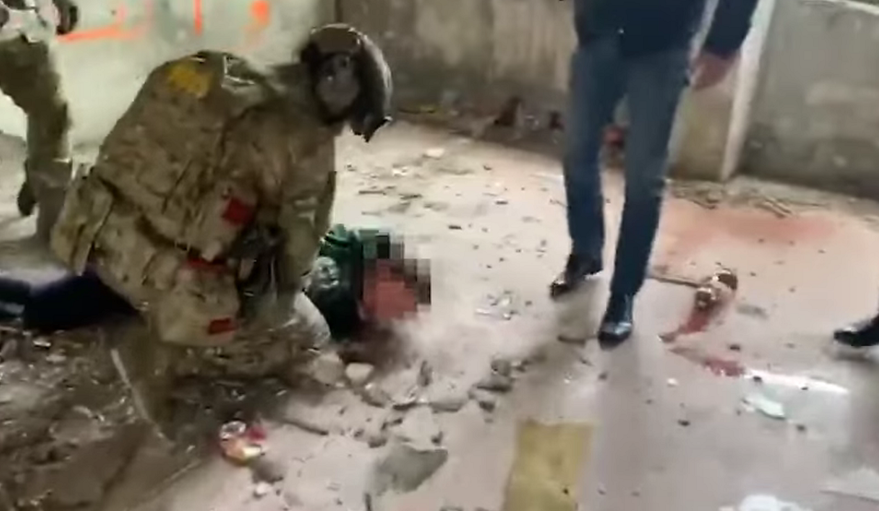 Полицейские опубликовали видео задержания наркосбытчика в заброшенном здании в Крыму