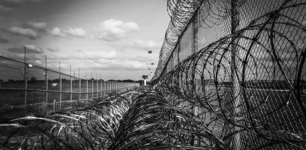 Силовиков и «фсиновцев» предлагают сажать на 10 лет за пытки заключенных