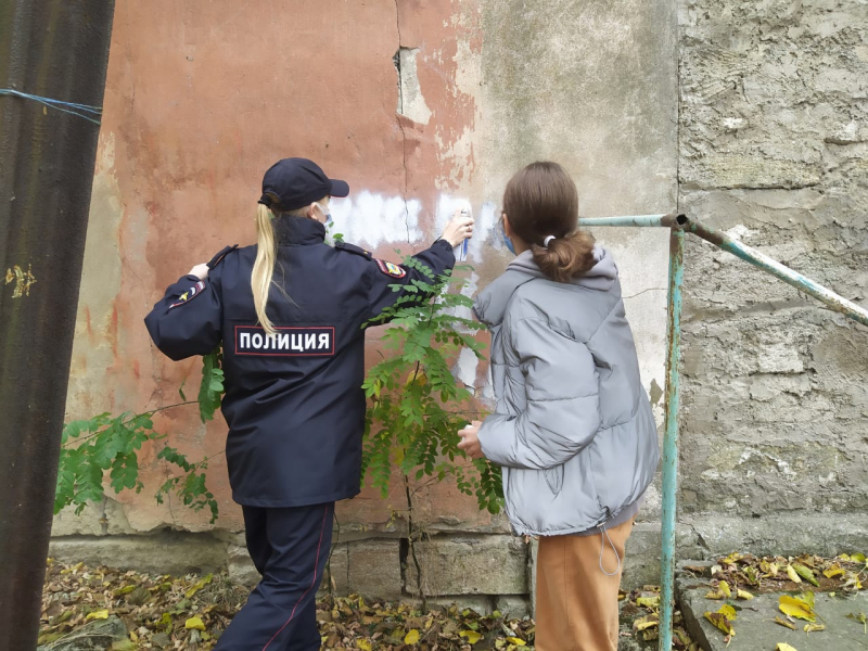 Полицейские в Крыму нарушили «рекламную кампанию» наркодилеров