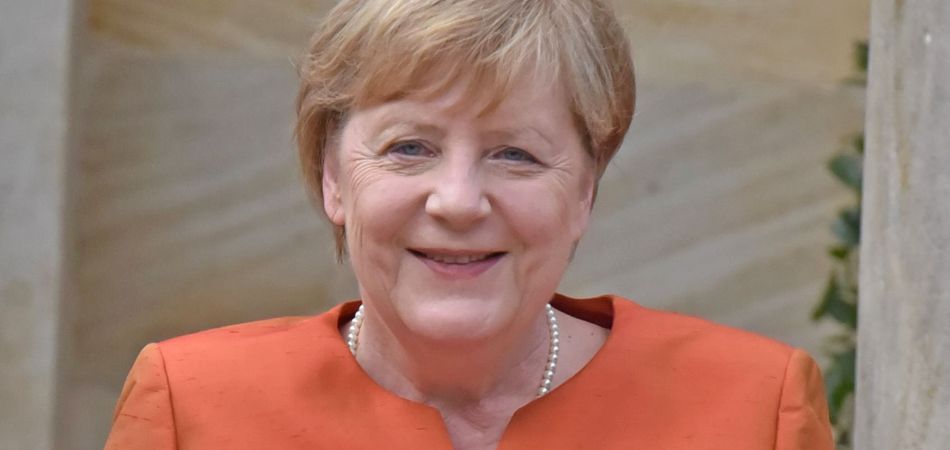 Меркель уйдет с поста канцлера под песню панк-рокерши Нины Хаген