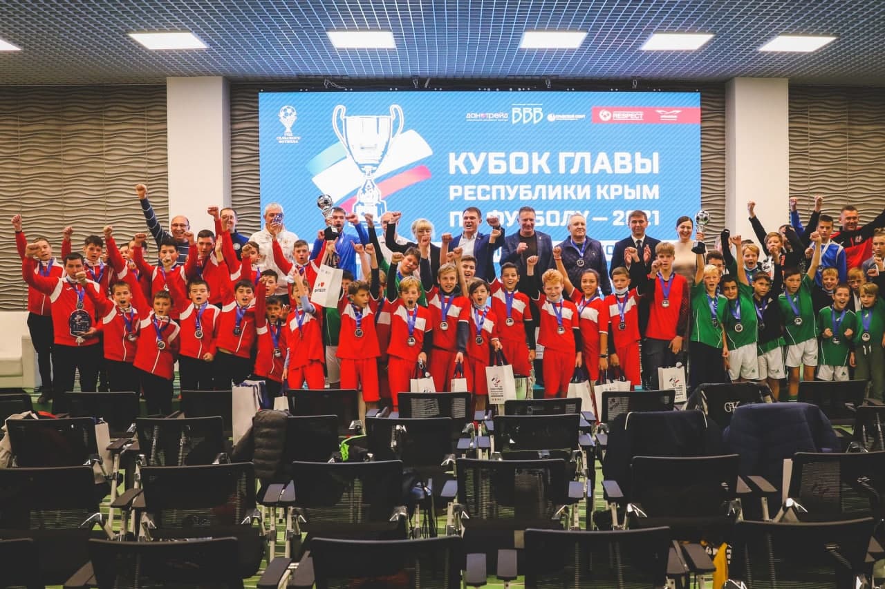 Алуштинская школа выиграла Кубок главы Крыма по футболу