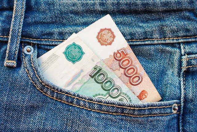 Депутаты Госдумы хотят комиссией спасти «испаряющиеся» вклады россиян от инфляции