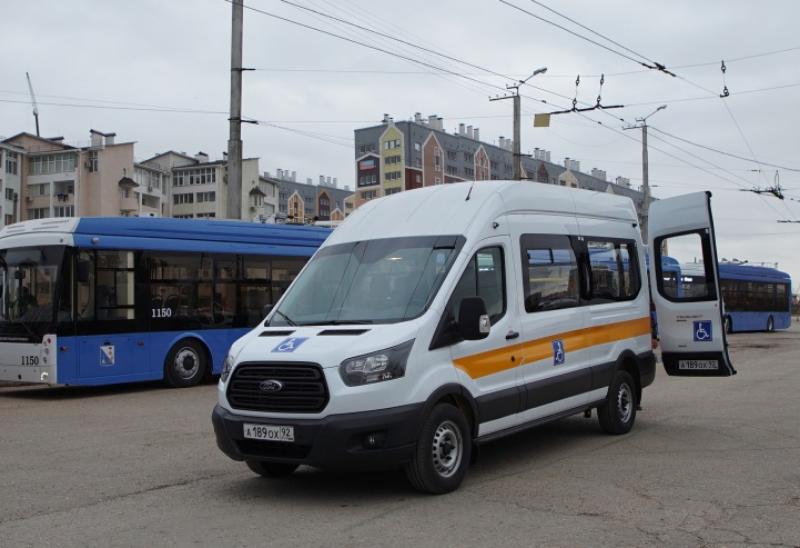 Власть Севастополя обещает решить проблему социального такси до конца года