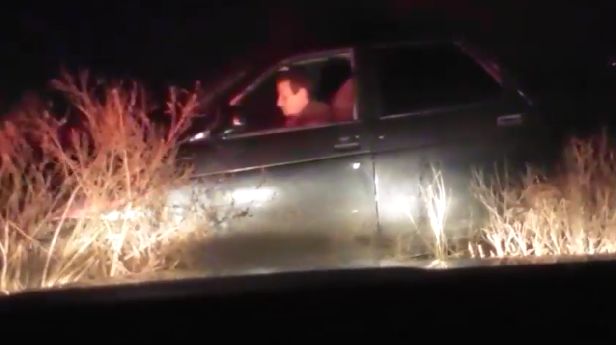 Ночная погоня: в Крыму задержали пьяного водителя без прав (ВИДЕО)