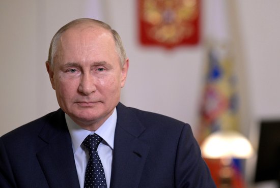 Путин поздравил россяин с Новым годом
